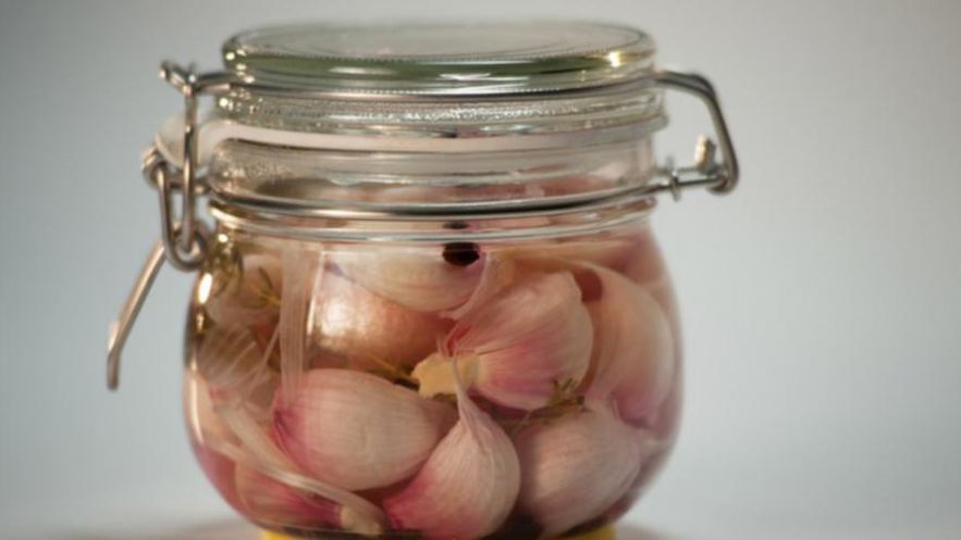 Рецепт маринованного чеснока