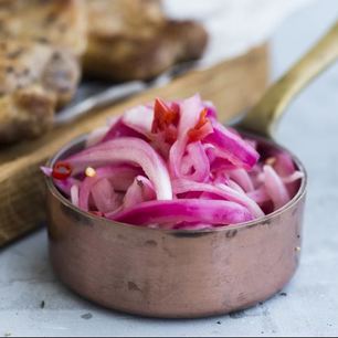 Рецепт Маринованного острого лука к мясу