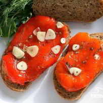 Маринованный печеный перец