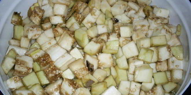 Рецепт маринованных баклажанов под грибы