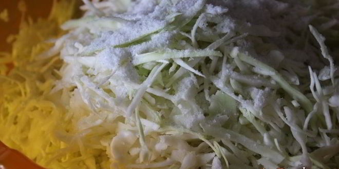 Рецепт закусочной маринованной капусты за 2 часа