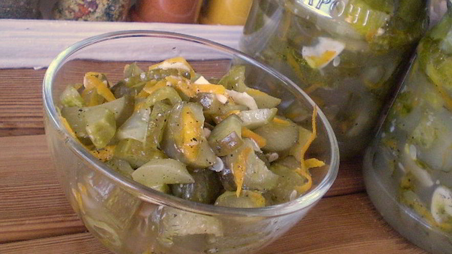 Рецепт огурчиков с морковью на зиму