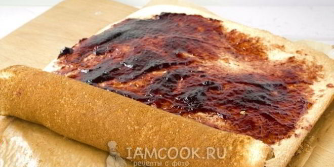 Рецепт бисквитного рулета с повидлом