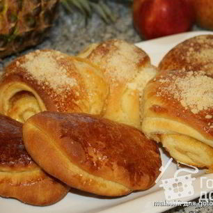 Рецепт Дрожжевых рулетиков с яблочным повидлом