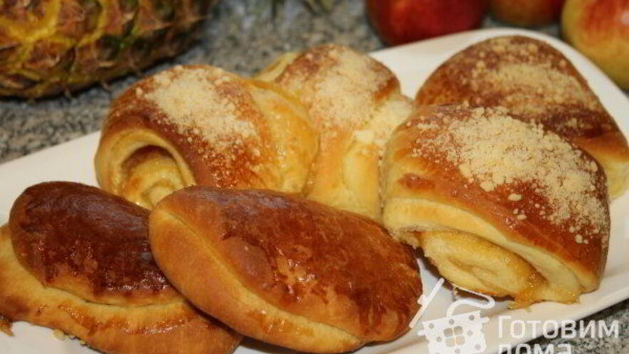 Рецепт дрожжевых рулетиков с яблочным повидлом