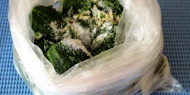 Рецепт малосольных огурчиков в пакете