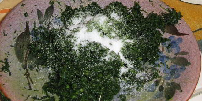 Рецепт малосольных помидоров, фаршированных укропом и чесноком