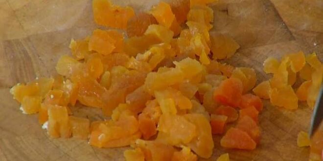 Рецепт булочек с курагой и имбирным вареньем