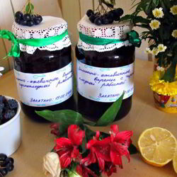 Рецепт Лимонно-ежевичного варенье с черноплодной рябиной