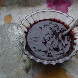 Рецепт Шоколадного сливового варенья с орехами