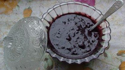 Рецепт Шоколадного сливового варенья с орехами