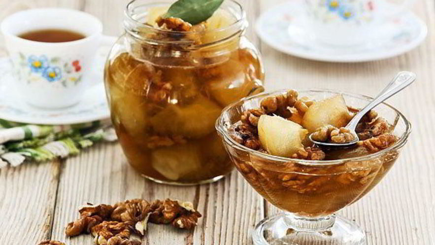 Рецепт варенья из яблок с грецкими орехами в мультиварке
