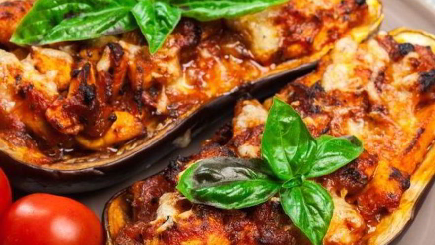 Рецепт баклажановых лодочек с фаршем