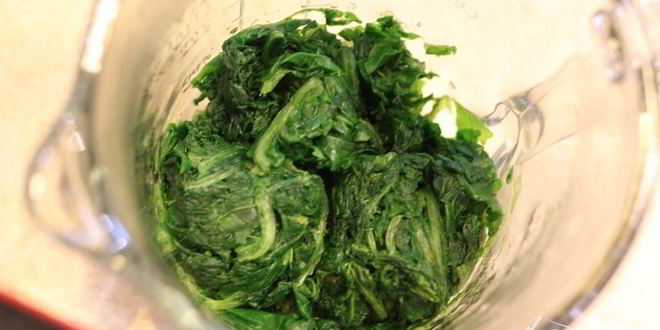 Рецепт брускетты с фасолью, рикоттой, шпинатом и яйцом-пашот