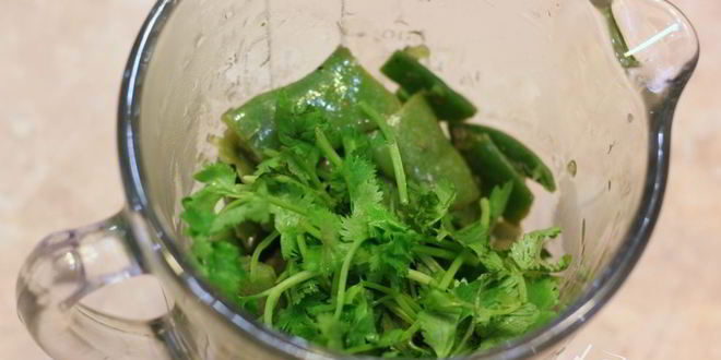 Рецепт брускетты с фасолью, рикоттой, шпинатом и яйцом-пашот