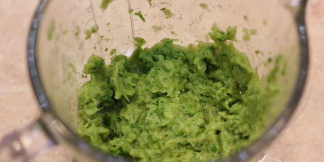 Рецепт брускетты с фасолью, рикоттой, шпинатом и яйцом-пашот