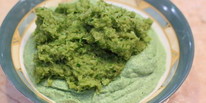 Рецепт брускетты с фасолью, рикоттой, шпинатом и яйцом-пашот