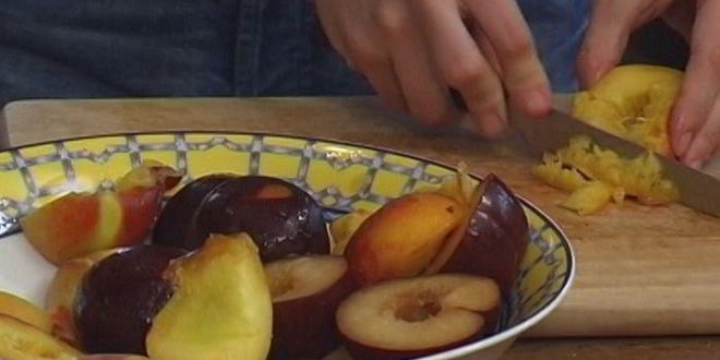 Рецепт брускетты с фруктами