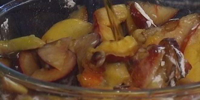 Рецепт брускетты с фруктами