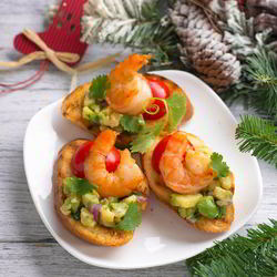Рецепт Брускетты с гуакамоле и креветками
