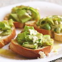 Брускетта с маринованным цуккини