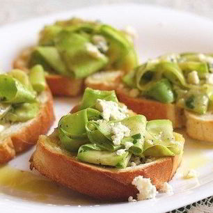 Рецепт Брускетты с маринованным цуккини