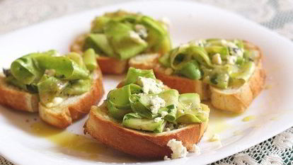 Рецепт Брускетты с маринованным цуккини