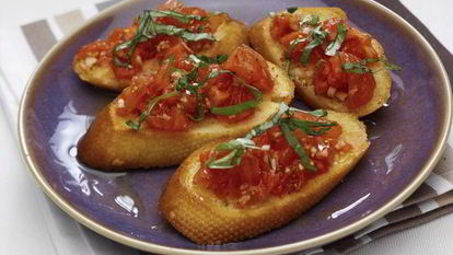 Рецепт Брускетты с помидорами и базиликом