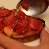 Рецепт Брускетты с помидорами