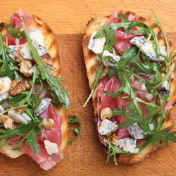 Рецепт Брускетты с ветчиной