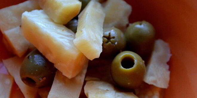 Рецепт брускетты с запеченным корнем сельдерея и оливками