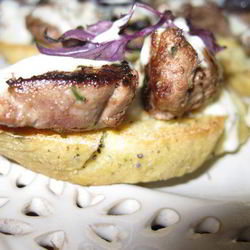 Рецепт Брускетт с печенью кролика и винным соусом на кукурузном хлебе