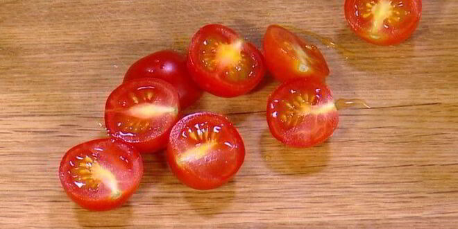 Рецепт бутербродов с курицей, моцареллой и красным песто