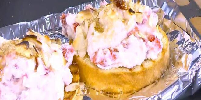 Рецепт сладкой брускетты с рикоттой и клубникой