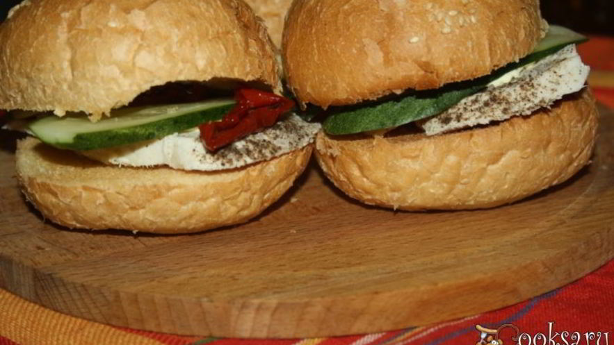 Рецепт бургеров с отварным куриным филе и вялеными томатами