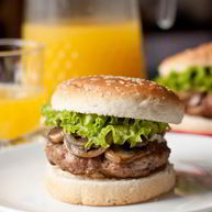 Рецепт Гамбургеров с голубым сыром и грибами