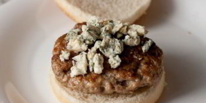Рецепт гамбургеров с голубым сыром и грибами