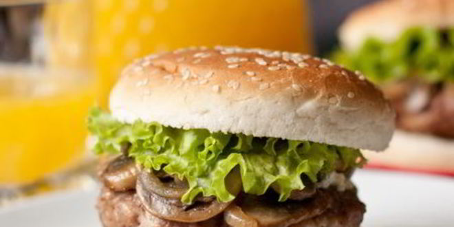 Рецепт гамбургеров с голубым сыром и грибами