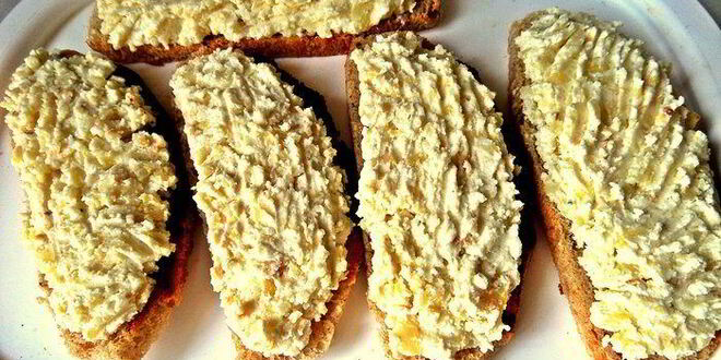 Рецепт бутерброда килька, картошка, киви