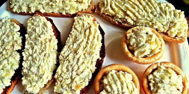 Рецепт бутерброда килька, картошка, киви