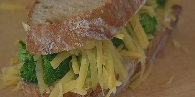 Рецепт бутерброда с брокколи и сыром