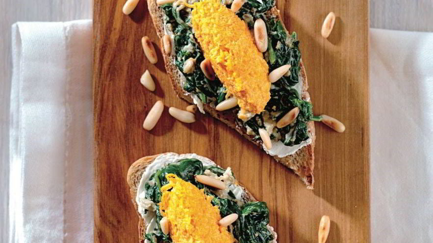 Рецепт бутерброда с щавелем, творожным сыром и морковным муссом