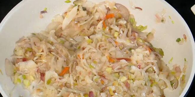 Рецепт бутерброда с ветчиной, квашеной капустой, яблоками и сыром