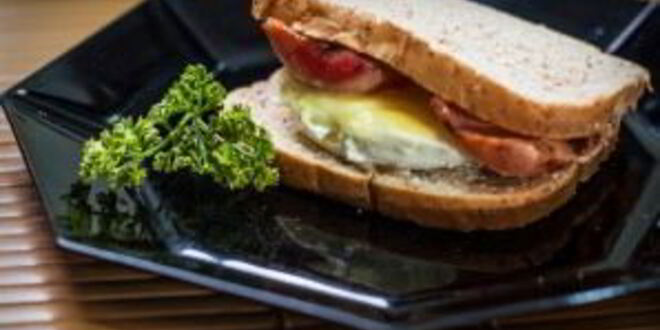 Рецепт бутерброда с яйцом в микроволновке