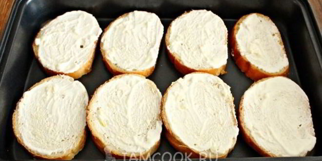 Рецепт бутербродов горячих со шпротами