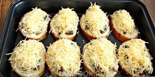 Рецепт бутербродов горячих со шпротами