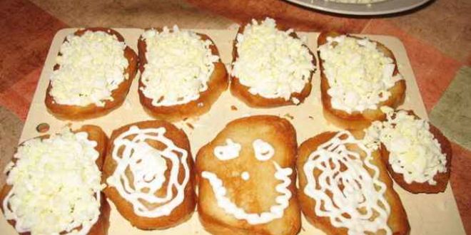 Рецепт бутербродов с чесноком и рубленым яйцом