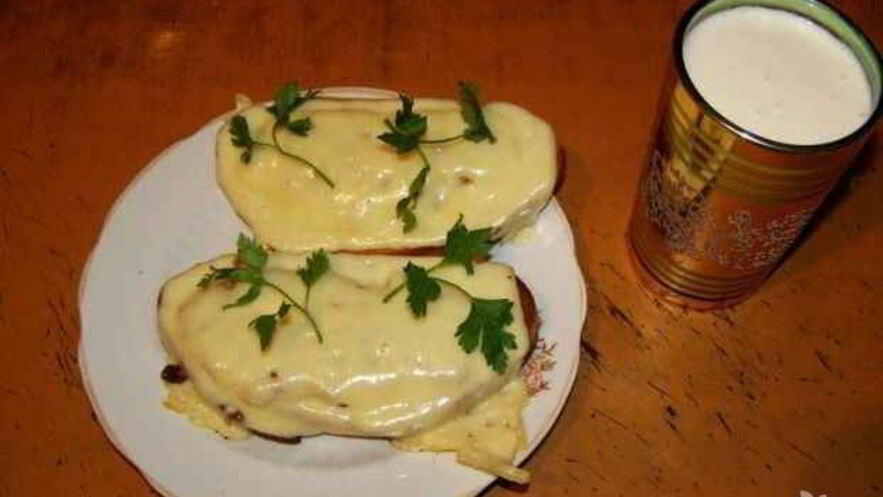 Рецепт бутербродов с чесноком и сыром