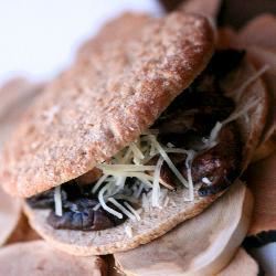 Рецепт Бутербродов с грибами и сыром