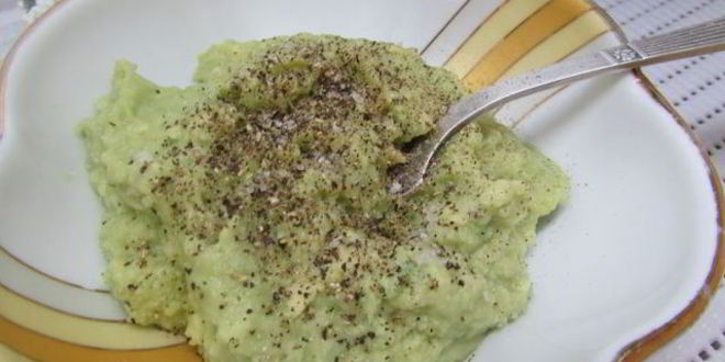 Рецепт бутербродов с лососем, свеклой и авокадо